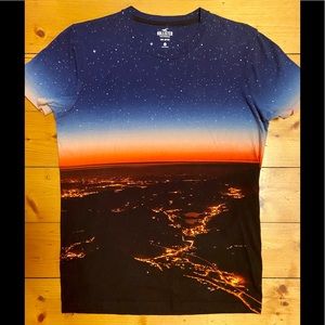 Men’s Hollister tee
